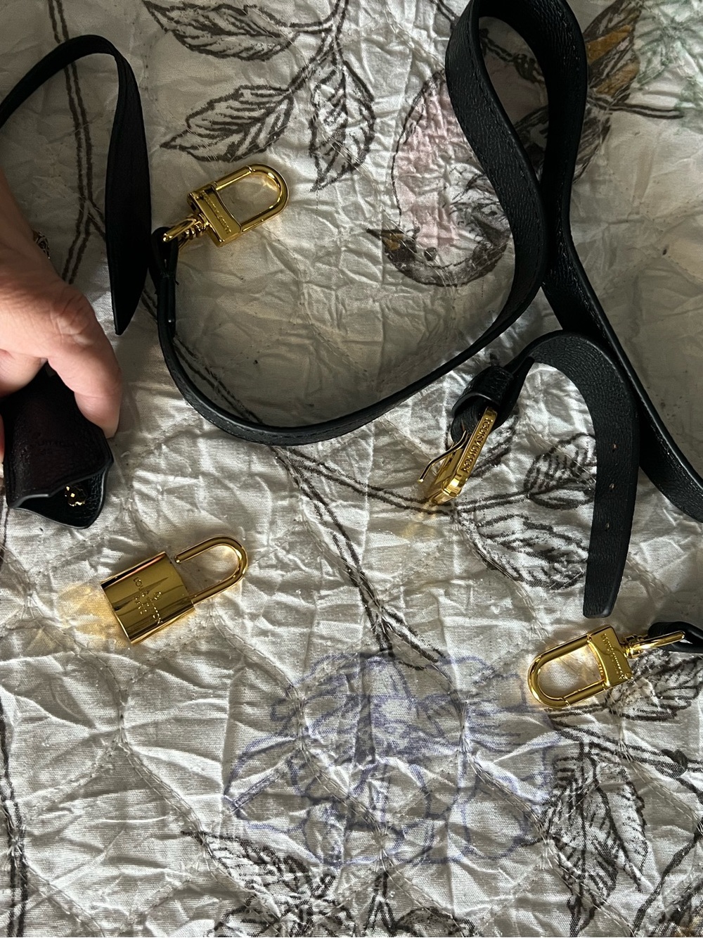 LV Black with Cream Monogram pebble Leather Tote - Picture 15 of 16